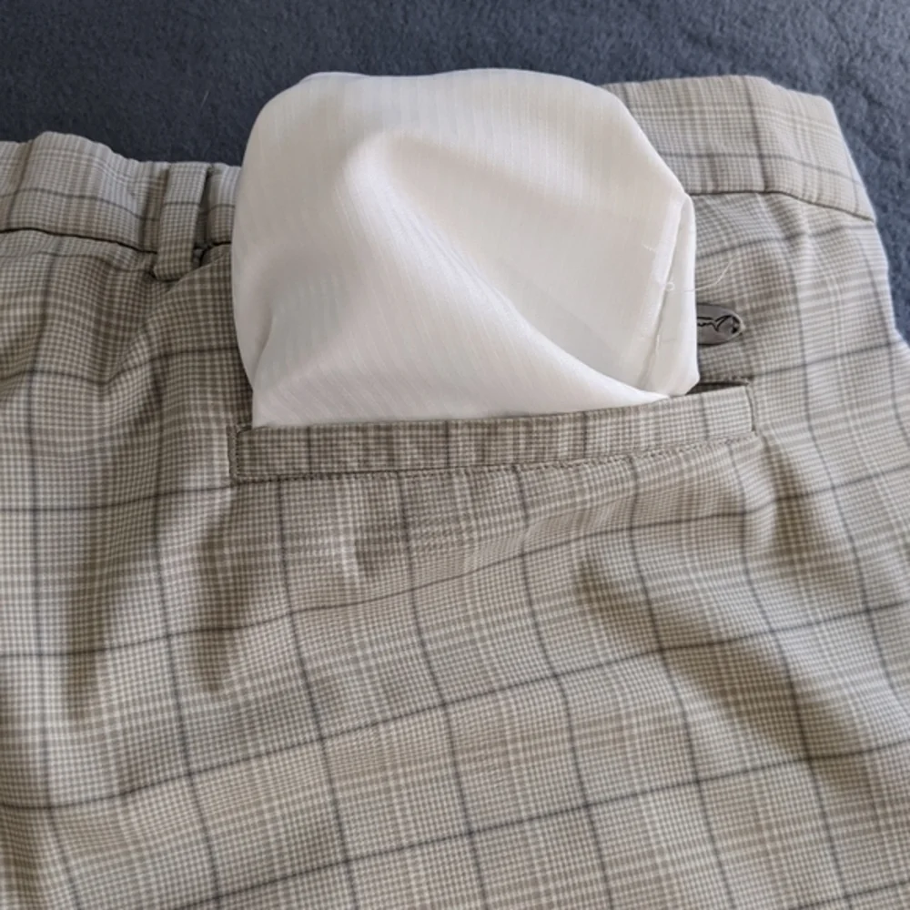 Greg Norman Golf Shorts sz‎ 40 Plaid Polyester Beige Tan Flat Front